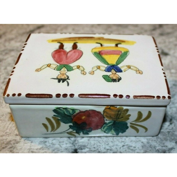 Vintage Hand Painted Trinket Box Dutch Couple Ceramic Excellent Cond. - Picture 4 of 9